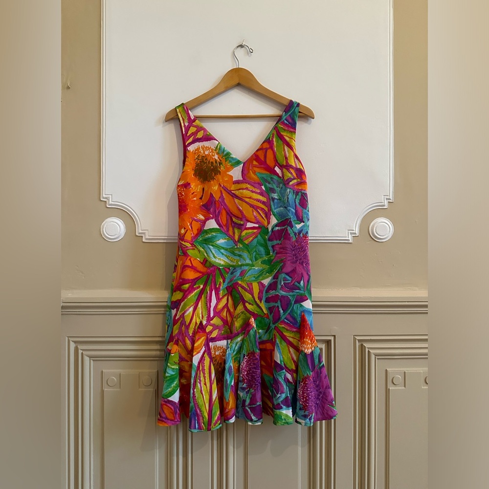 Lauren Ralph Lauren Sleeveless V neckline bright flowery dress with drop waist